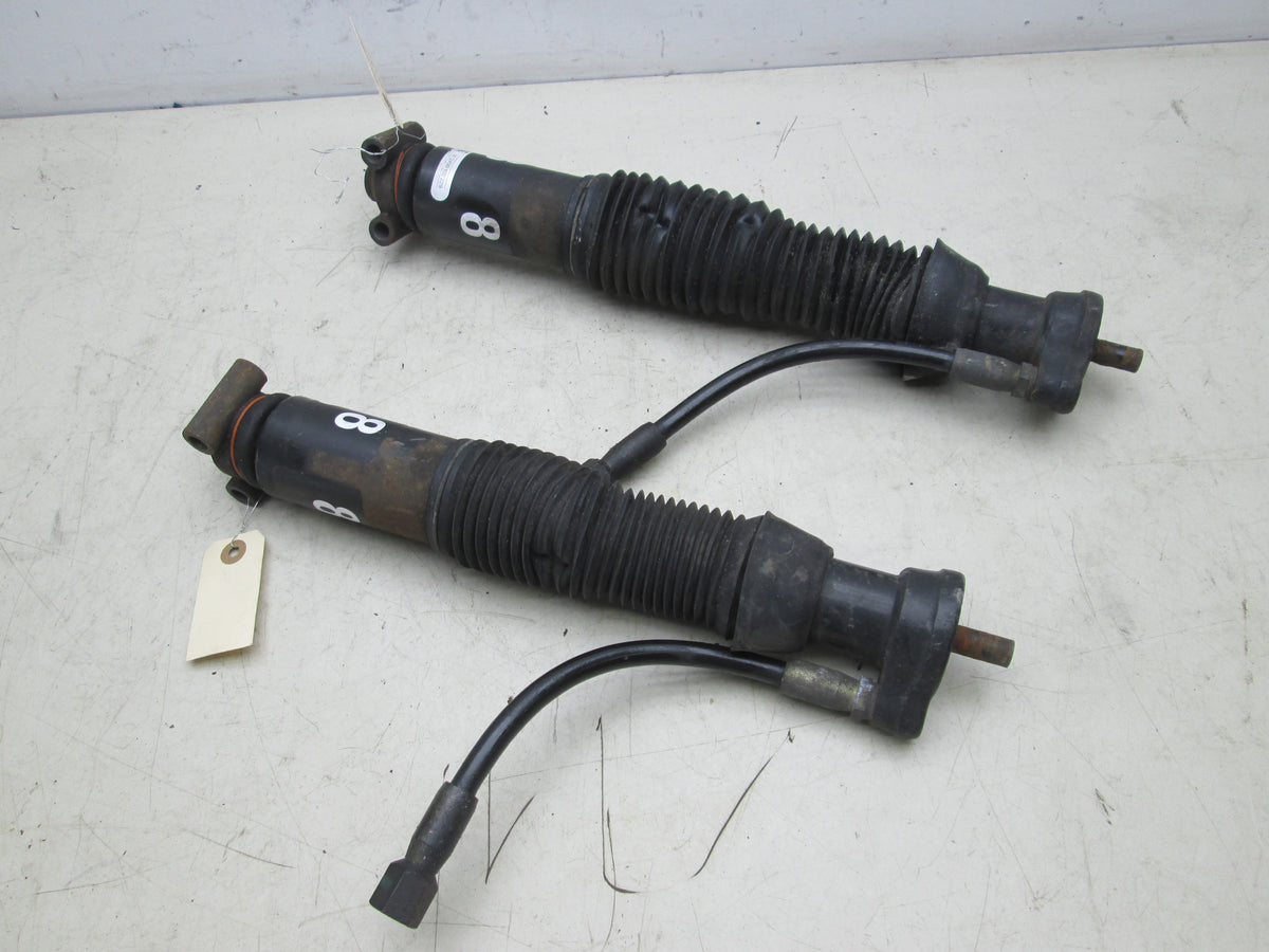 MB-124-E320リサイクルボデーワーク販売―解体車両です Mercedes W124 Wagon Hydraulic Self-Leveling Rear Shocks 1243202513
