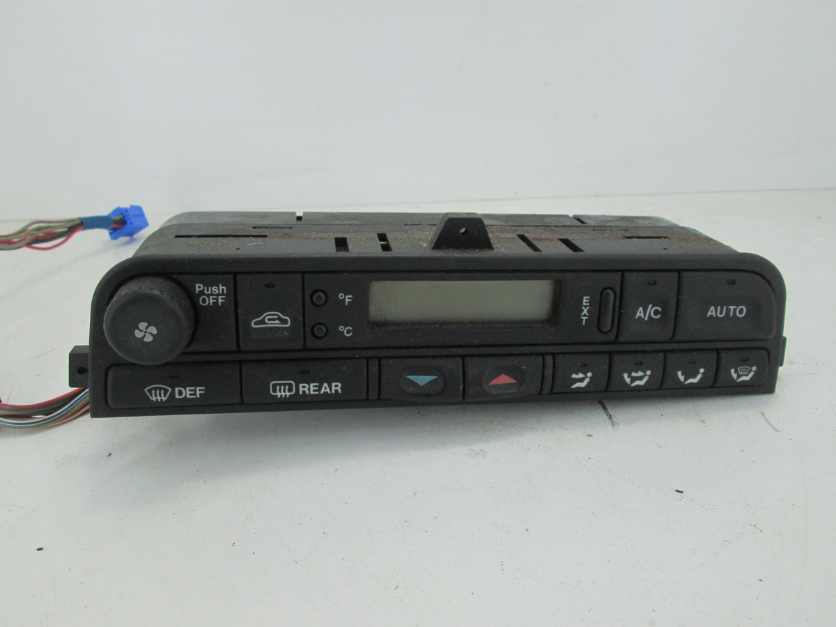 97-06 Jaguar X100 XK8 XJR AC Climate Temperature Control Panel LJA7690BB OEM