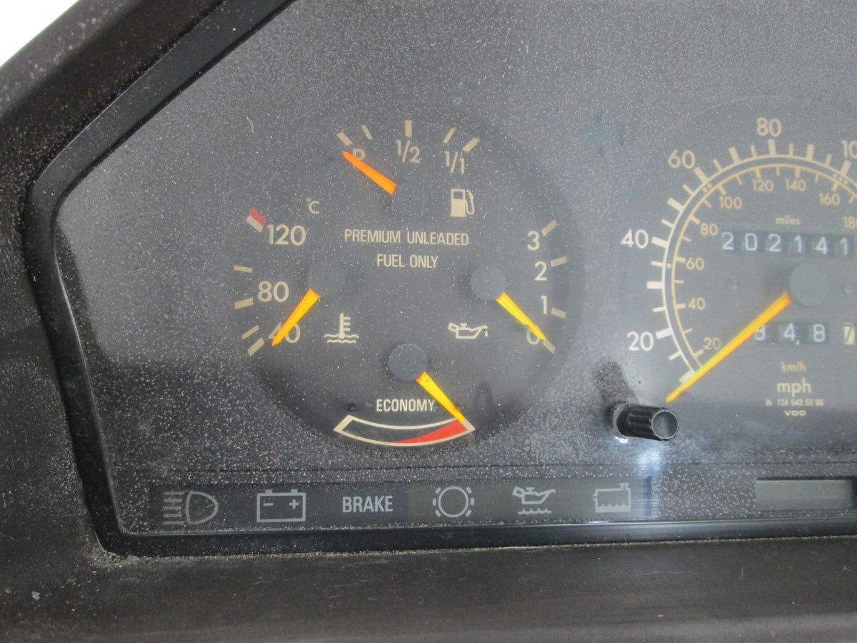 Mercedes W124 300E Instrument Cluster Speedometer 1245425506 #19 (USED