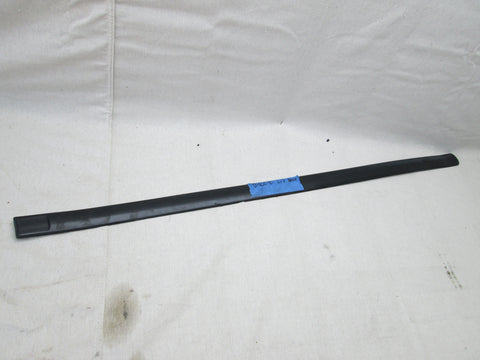 Land Rover Discovery 2 left front door body molding (USED)
