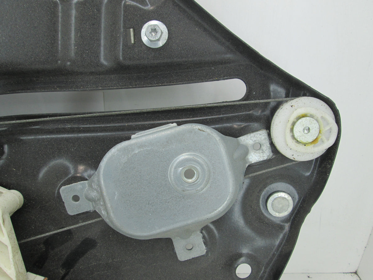 BMW e93 07-13 328i 330i 335i right rear window regulator 