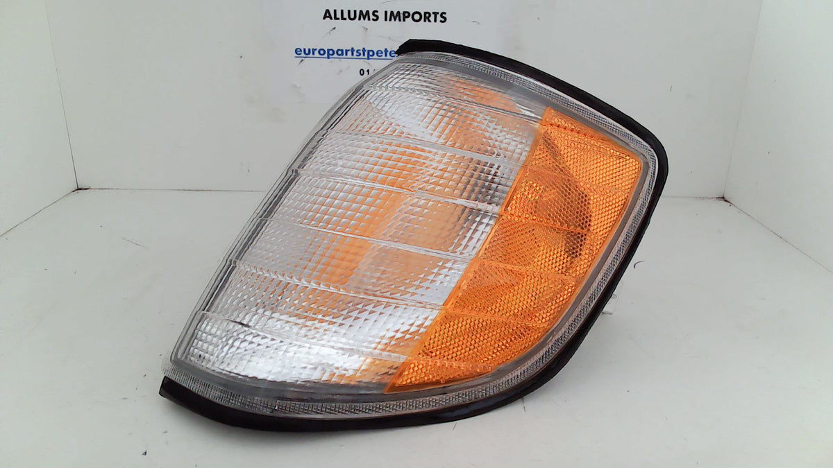 Mercedes W140 95-99 Left Front Turn Signa 1408260743 (USED