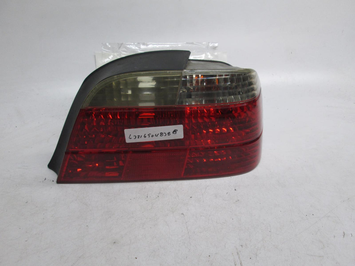 2024超人気 Right 750il 740il 740i 98-01 E38 BMW Tail 63216904382 Light カットソー(半袖/袖なし)