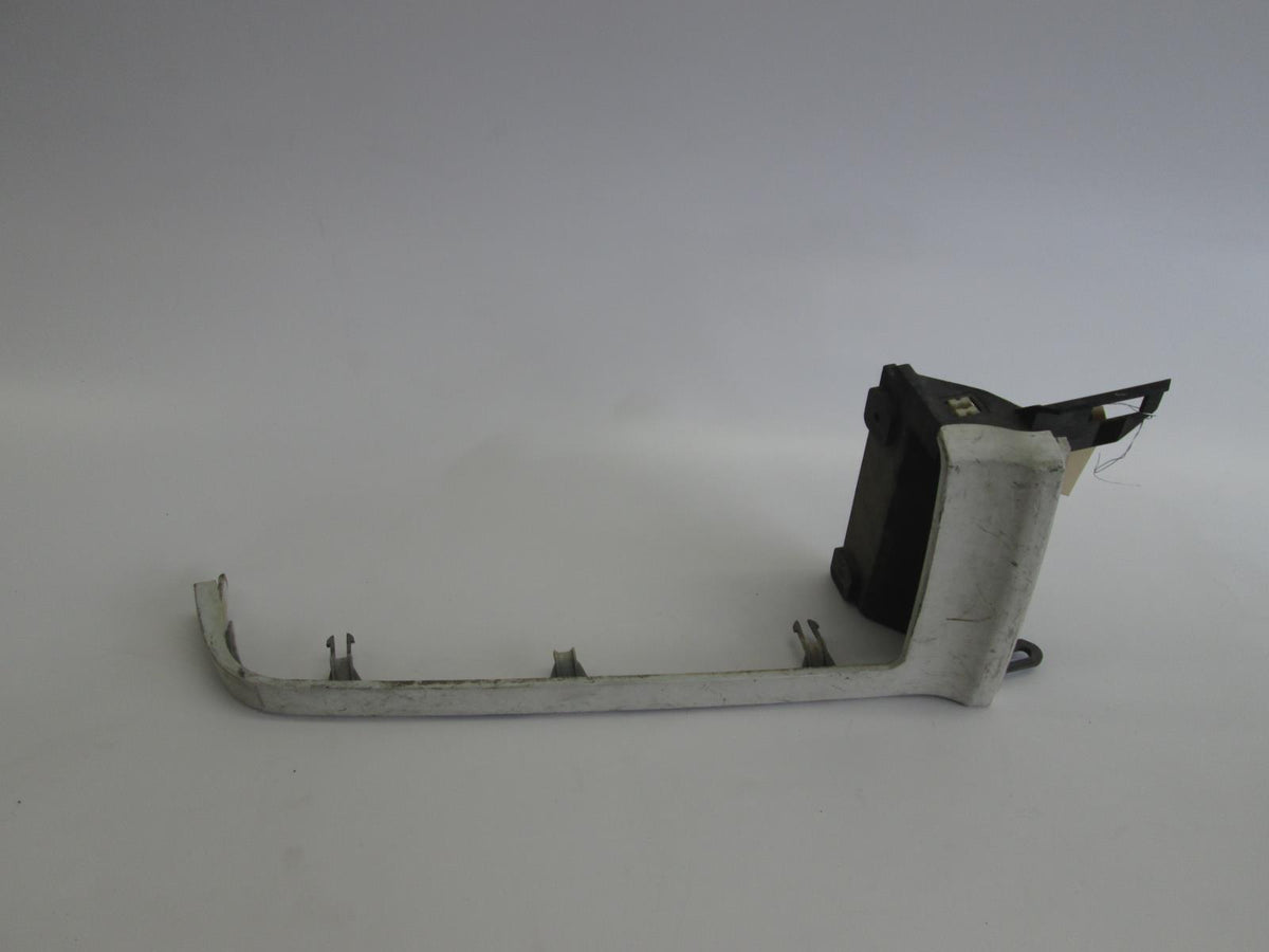 Volvo 740 headlight surround molding 1392087 – Allums Imports