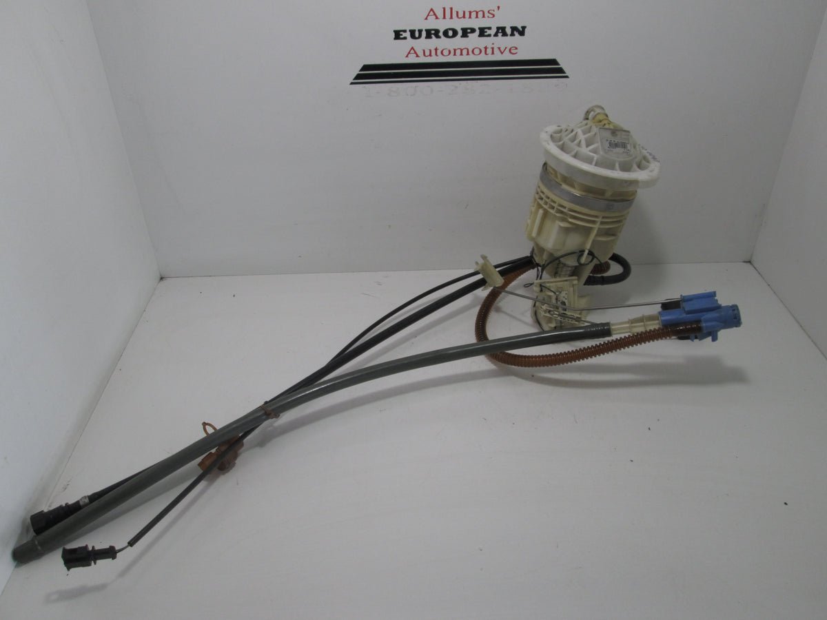 Mercedes W164 X164 ML350 GL450 R350 ML500 Fuel Pump 2514700090 (USED