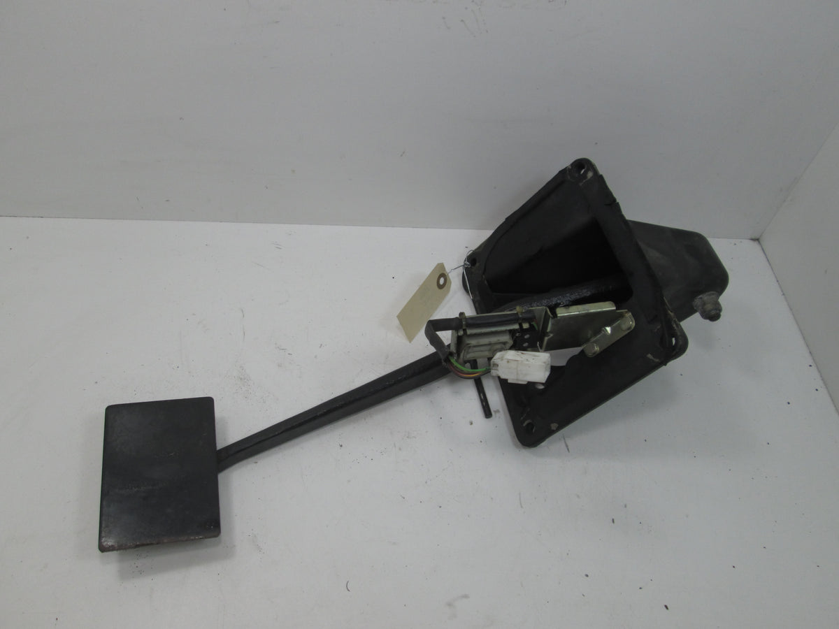 Jaguar XJS brake pedal assembly MHF5372 Allums Imports
