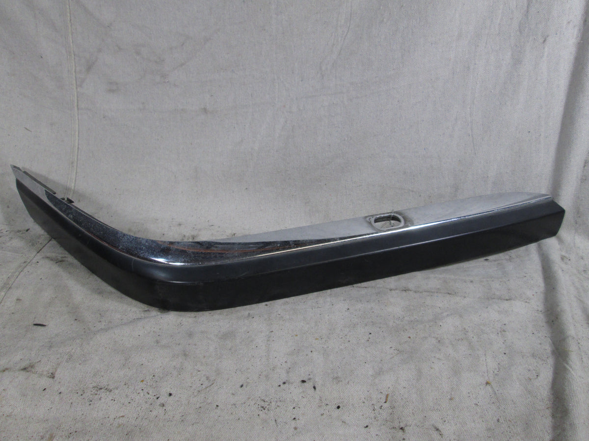 BMW E38 740i 740iL 750iL right front bumper trim panel molding 5111812