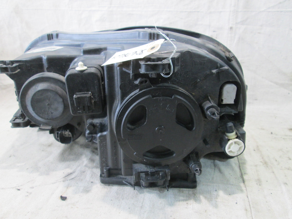Volvo XC90 03-10 Right Head Light Xenon wo/Adaptive 30678601
