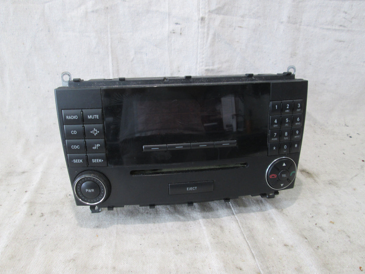 Mercedes W209 CLK320 CLK350 CLK500 Radio 2098701089 (USED Mercedes W209 CLK320 CLK350 CLK500 Radio 2098701089 (USED