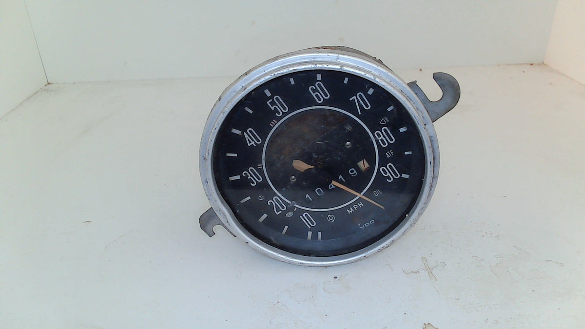 Vintage Volkswagen Beetle 12V Speedo Head #14 (USED