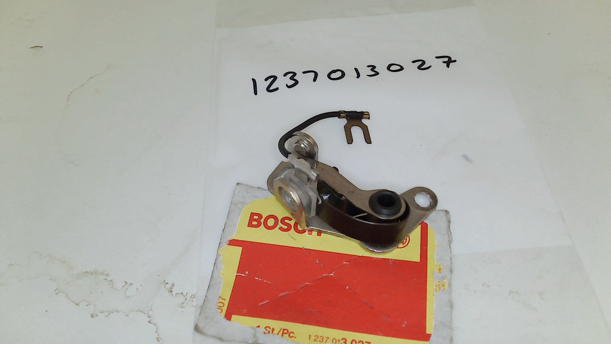 Bosch Ignition points 1237013027 (NEW) Allums Imports