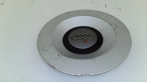 Audi Plastic Center Cap 8D0601165E (USED)