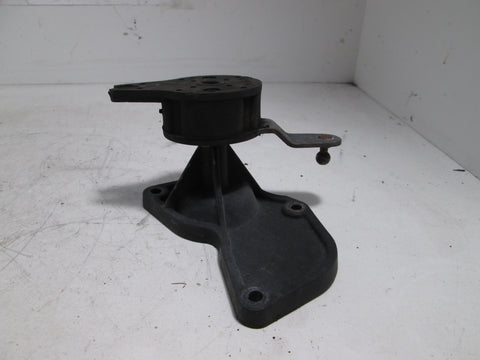 Mercedes W126 w/6cyl. Turbo Diesel Throttle Linkage Shaft 1263011640 1263005225 (USED)