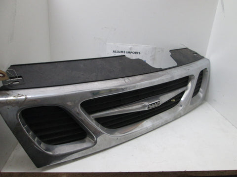 SAAB 9-5 00-01 Front Grille 4677217 4677191 (USED)
