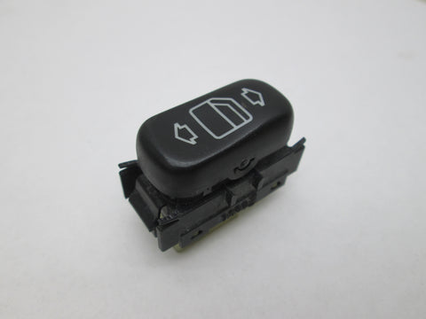 Mercedes W220 01-06 Right Front Window Switch 2208201210 (USED)