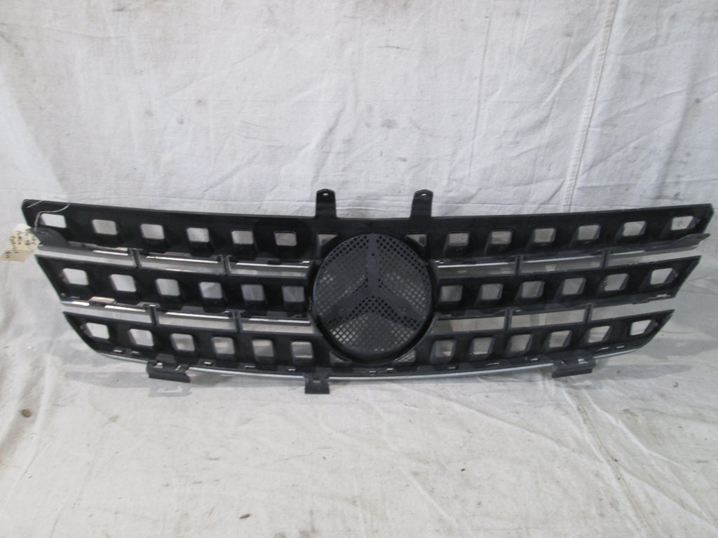 Mercedes W1634 ML320 ML3500 front grille aftermarket Allums Imports