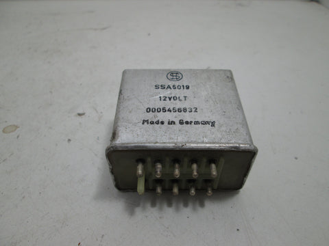 Mercedes Seat Belt Warning Relay 0005456832 (USED)