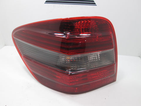 Mercedes W164 ML350 ML500 ML63 06-09 right side tail light sport package 1649061100