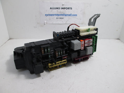 Mercedes W204 08-11 Forward SAM Module Relay Block 2049060605 (USED)