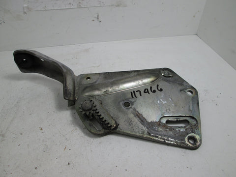 Mercedes W126 560SEL 560SEC Power Steering Pump Bracket 117466 (USED)