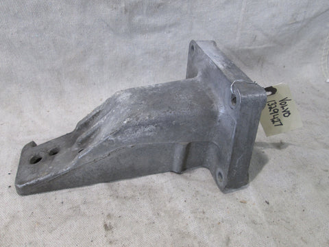 Volvo 740 940 960 engine bracket mount 1329427