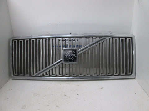 Volvo 740 940 Front Grille Chrome Insert 1369617 1369618 (USED)