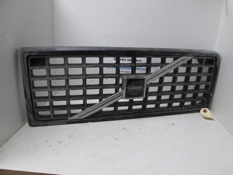 Volvo 740 940 90-94 Front Grille Black Egg Crate 1369023 (USED)