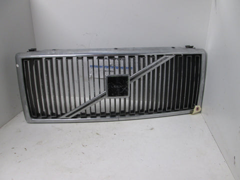 Volvo 740 940 Front Grille Black Insert 1369617 1369618 (USED)