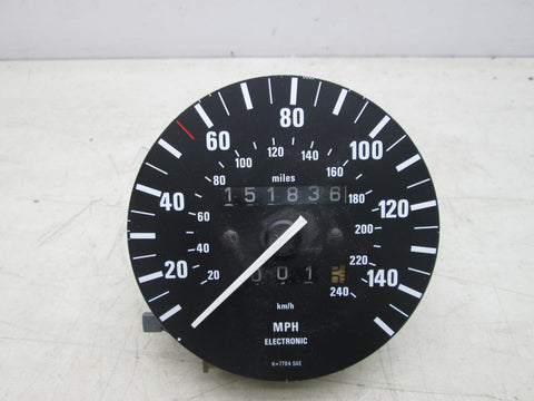 BMW E30 325e 325i speedometer VDO 1377647 (FOR PARTS)