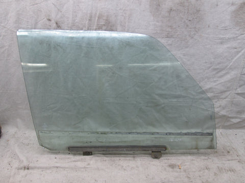 Mercedes W116 300 450 right front door glass window