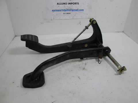 Porsche 944 968 5 Speed Pedal Assembly Clutch/Brake (USED)