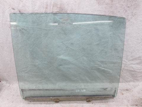 Mercedes W123 300 240 left rear door glass window RUSTED