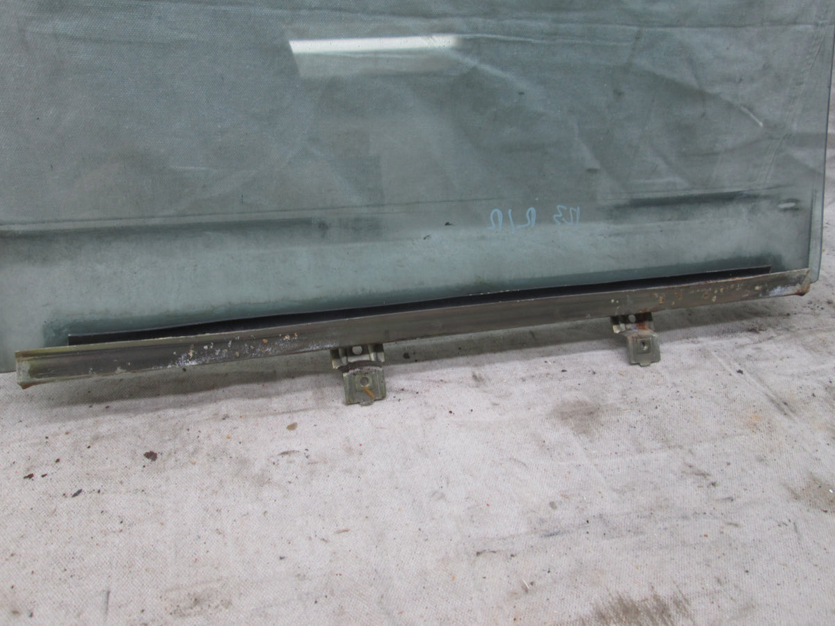 Mercedes W123 300 240 right rear door glass window RUSTED – Allums Imports