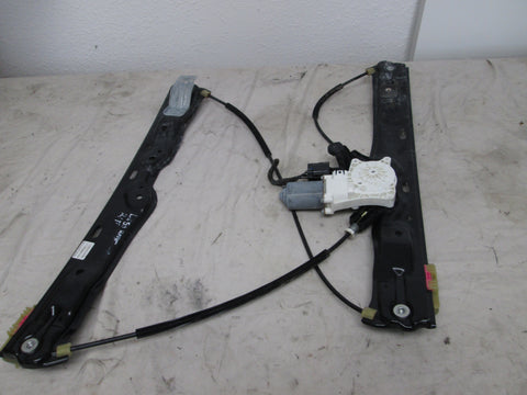 Land Rover Discovery Sport Right Front Window Regulator LR126072 (USED)