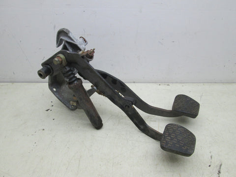 Mercedes W123 240 300 230 manual pedal assembly (USED)