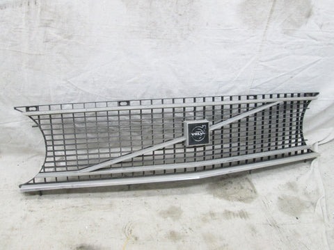 Volvo 140 front grille