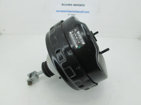 Mercedes W204 08-11 brake booster 2044301130 (USED)