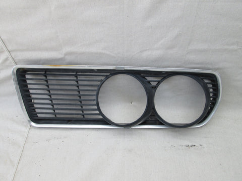 BMW 2800 E3 3.0 left headlight grille (USED)