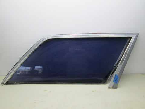 Mercedes W123 wagon right rear quarter window glass