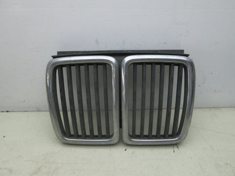 BMW E30 325i 318is 325e center kidney grille OEM 51131945877 (USED)