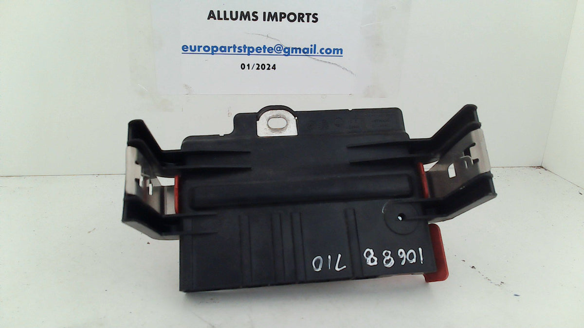 BMW E90 328i 335i 323i 06-11 Power Distribution Box Positive battery V ...