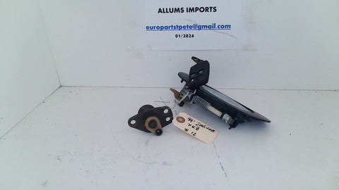Jaguar XK8 97-06 Left Door Handle w/Key Trunk Lock (USED)