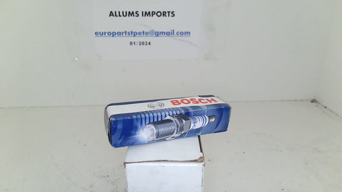 Bosch Super Spark Plug WR8DC 7905 Sold Qty. 8 (NEW)