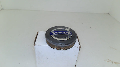 Volvo Plastic Center Cap Silver 30666913 (USED)