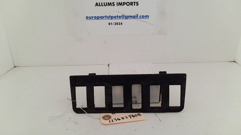 Mercedes W123 Center Dash Switch Panel Black Plastic 1236833808 (USED)