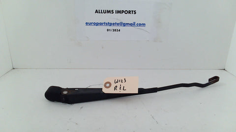 Mercedes W123 Right/Left Windshield Wiper Arm (USED)