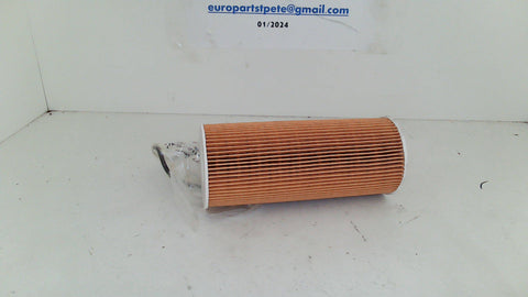 Volkswagen Oil Filter Hengst 074115562 (NEW)