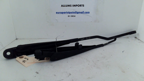 Mercedes W140 Sedan Windshield Wiper Arms (USED)