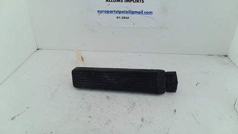 Mercedes 72-89 Accelerator Throttle Pedal 1074270082(USED)