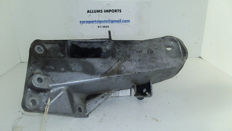 BMW X5 M54 01-06 Left Engine Mount Bracket 22111096999 (USED)